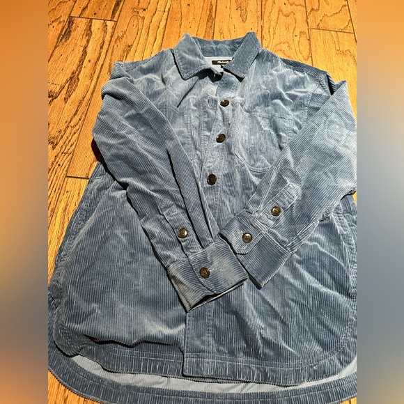 Madewell Variegated Corduroy Kentwood Oversized Button-Down Long Sleeve Top. SM - Picture 2 of 6